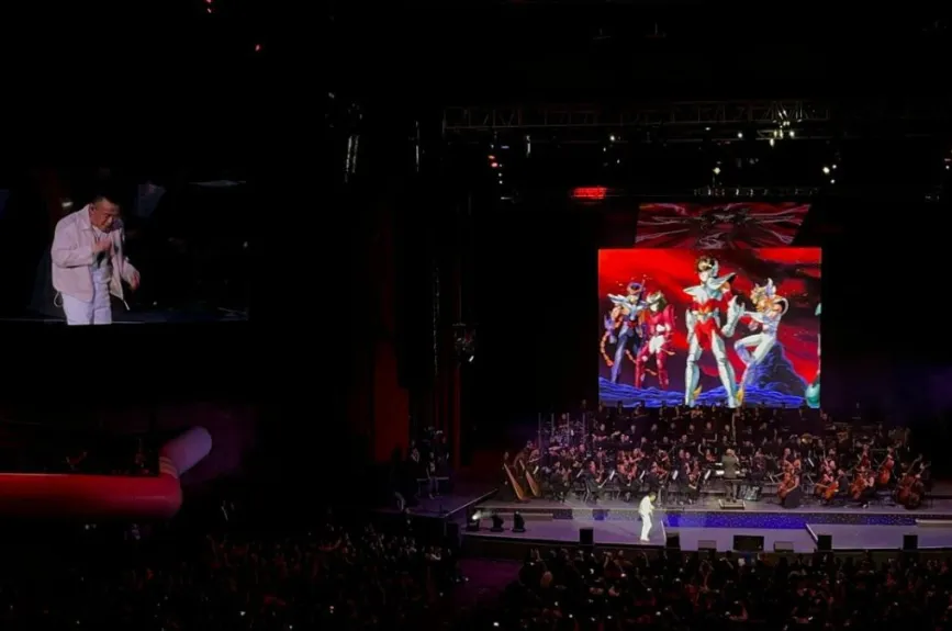 Lo verdaderamente especial fue escucharla en su versión original en japonés, interpretada por los cuatro cantantes que unieron sus voces en un único y poderoso canto.