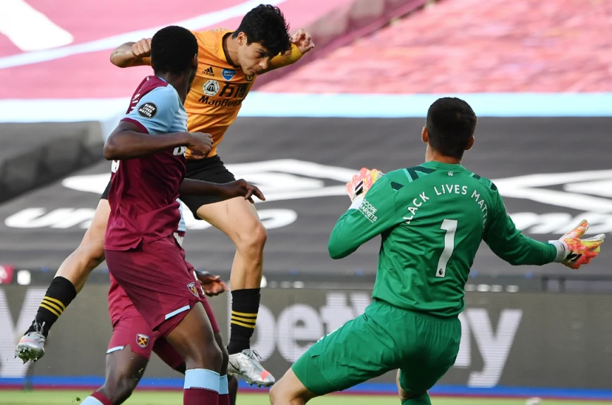 Raúl Jiménez anota en triunfo del Wolves