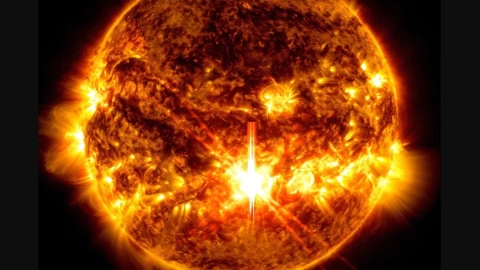 el-sol-emitió-potente-llamarada-solar-podría-causar-apagones-a-gran-escala