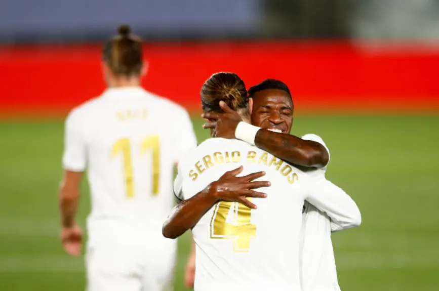 Real Madrid derrotó 2-0 al Mallorca y retomó el liderato.