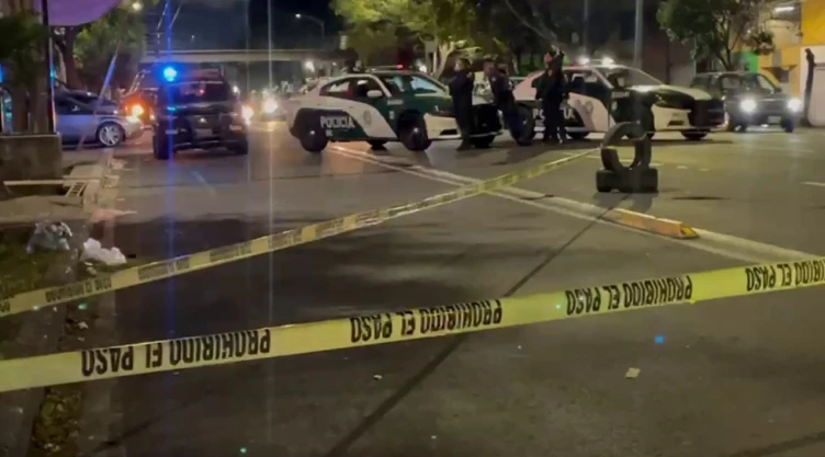 atropellan-camioneta-volcada-cdmx-mientras-dormia