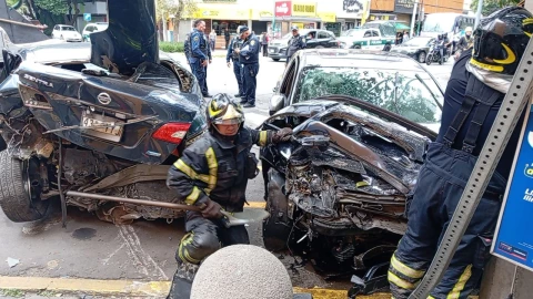 ¡Se pasaron el alto! Mega choque en la Miguel Hidalgo deja a 3 abuelitas gravemente heridas