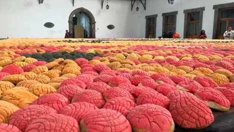 catrina monumental hecha con pan en Zacatlán