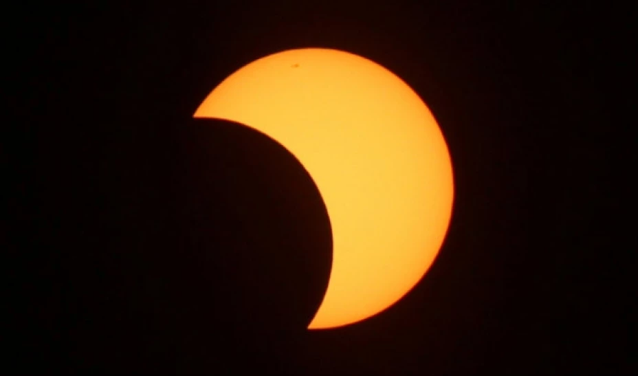 La NASA pondrá a disposición de los internautas a 3 de sus científicos para responder todas sus dudas en torno al eclipse parcial de este jueves