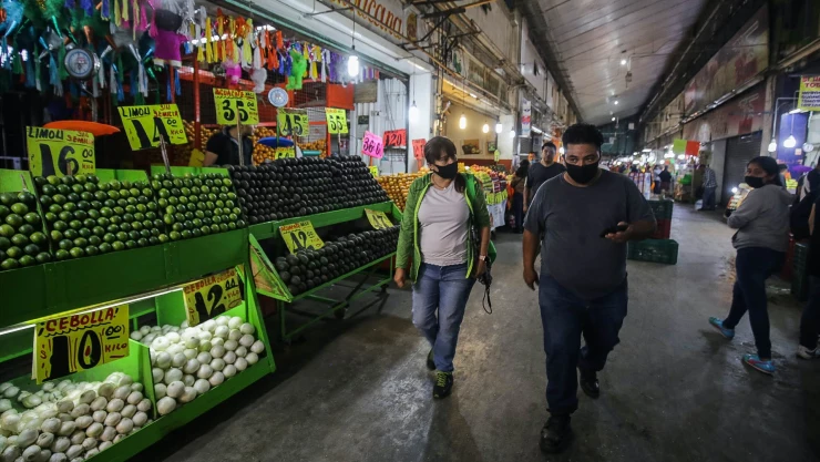 El Gobierno de la CDMX indicó que la planta paneles solares en el techo de la Central de Abastos será la más grande del mundo ubicada al interior de una ciudad.