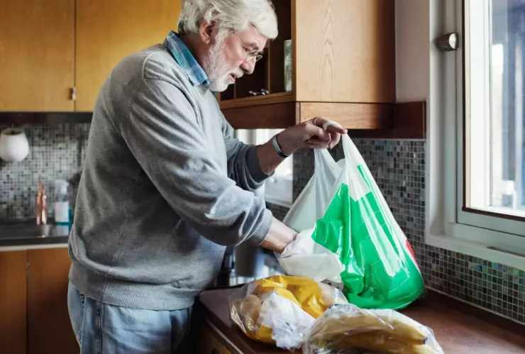 La nueva ley que prohíbe todas las bolsas de plástico, aunque sean reciclables