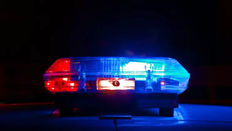 Localizan a hombre sin vida, colgado de un árbol en la colonia Bosques de la Alameda, en Celaya