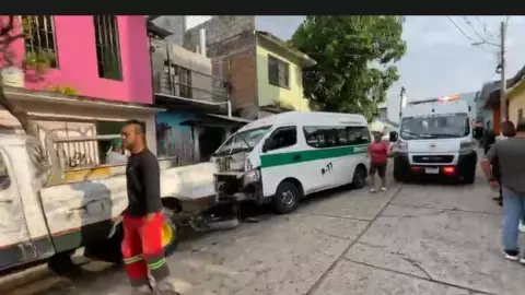 Accidente de colectivo provocó tráfico en Tuxtla Gutiérrez