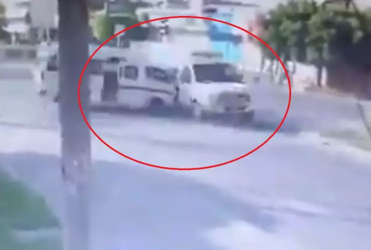 choque y volcadura de ambulancia en la colonia El Carmen, Puebla