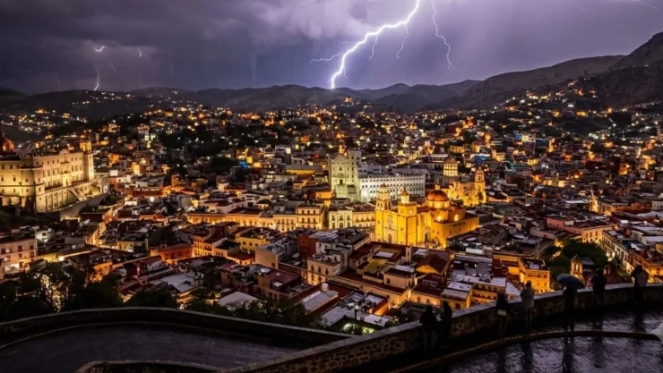 ¡No guardes el paraguas! Guanajuato espera lluvias en las próximas 3 horas