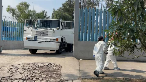 hallan cuerpo de mujer dentro de una pipa