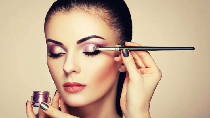 Cómo maquillar las cejas a partir de los 40 para rejuvenecer el rostro