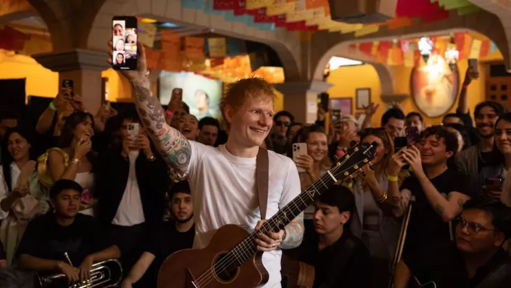 Ed Sheeran vista México y enloquece a sus fans en Tenampa