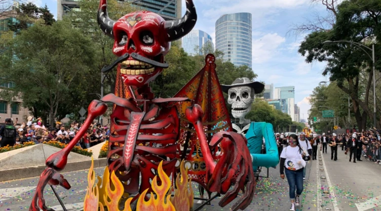 Calles cerradas por el Gran Desfile de Día de Muertos 2026