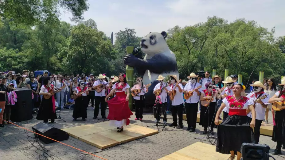 Desfile 100 años del Zoológico de Chapultepec.jpg