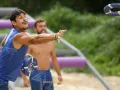 8 Javi dándolo para derribar balones.jpg