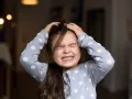 Desde la infancia quiere tener autoridad ante toda su familia.