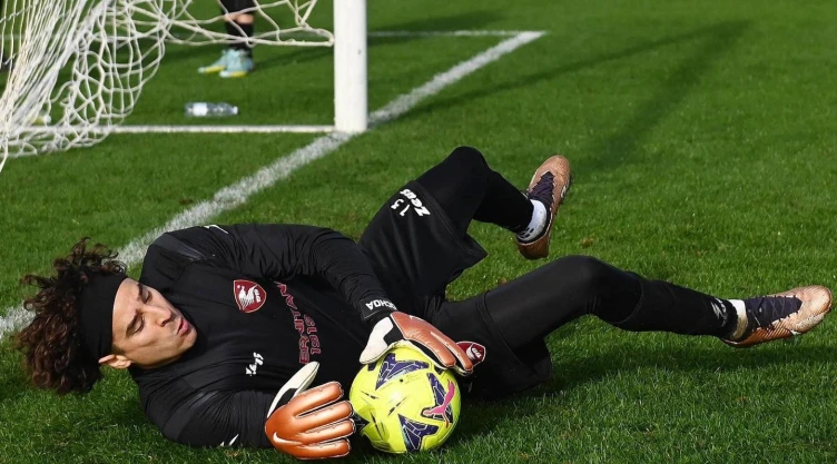 Memo Ochoa oficial Salernitana