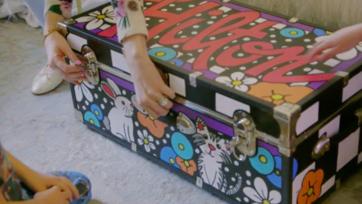 5 ideas para decorar el cofre de tus juguetes con stickers