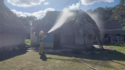 Reportan incendio en la comunidad maya Dos Aguadas en José María Morelos.jpg