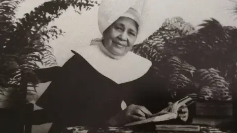 Profesora Luz Nava.