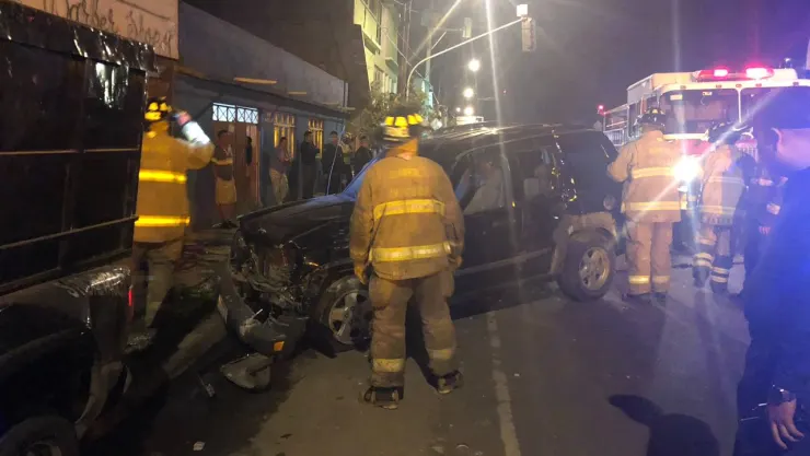 Choque camioneta contra casa