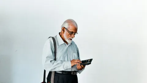 Atención, abuelitos: Estas son las ESTAFAS para robar a adultos mayores a través de fraudes digitales en la CDMX