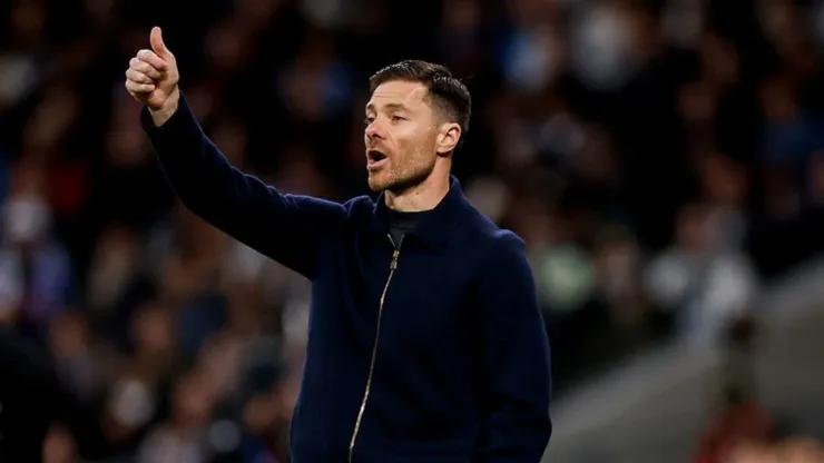 Xabi Alonso mientras dirigía en Real Madrid
