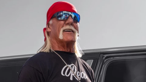 Hulk Hogan muere a los 71 años tras complicaciones de salud.