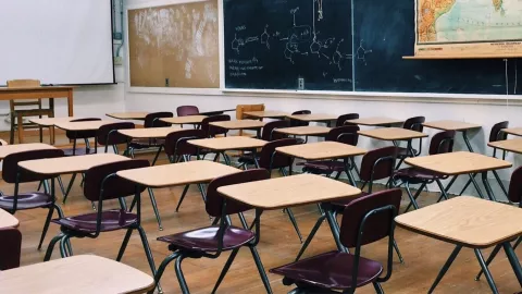 clases el martes 30 de abril.jpg