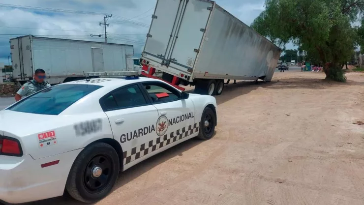 La GN indicó que halló un remolque con diversas cajas de cartuchos útiles en el municipio de San Luis de La Paz, Guanajuato.