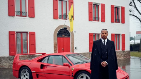 Lewis Hamilton fotografiado en Maranello como piloto de Ferrari