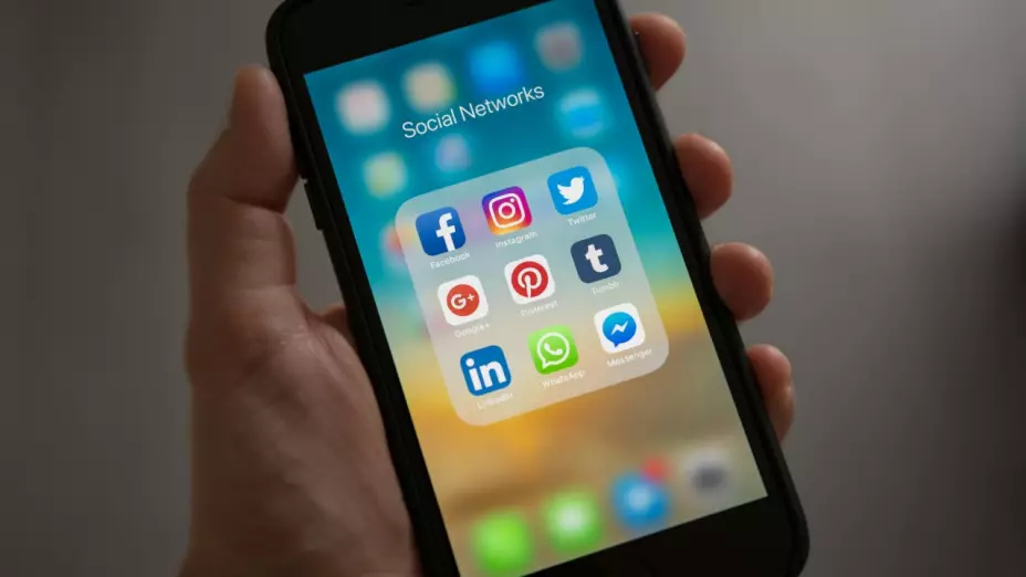 “Demure” es elegida como la palabra más popular del 2024