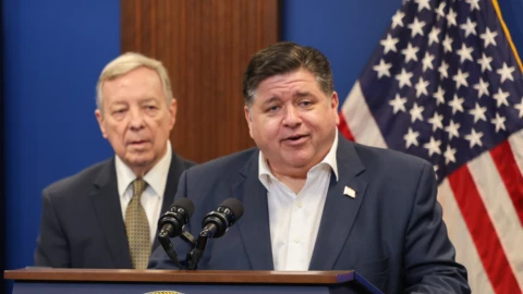 El gobernador de Illinois, JB Pritzker.