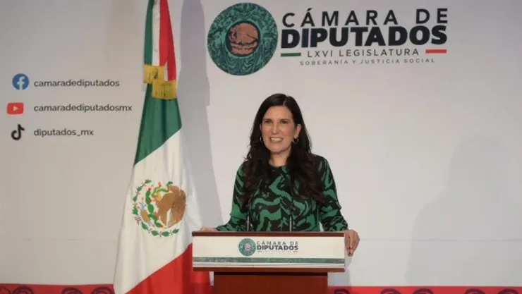 kenia lópez rabadán