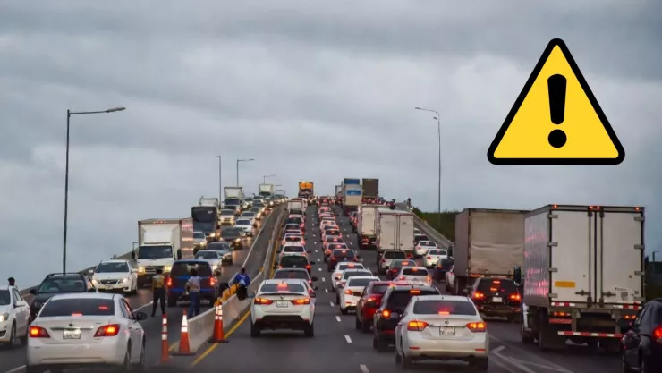 Megabloqueo complica la circulación en autopistas y caminos estatales