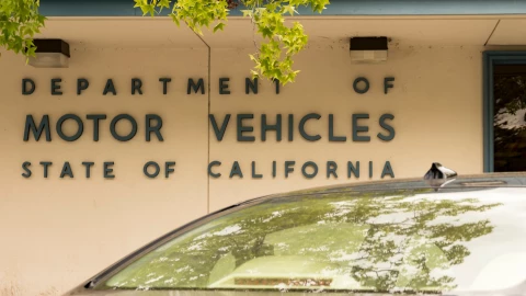 Ingreso a las oficinas del DMV de California