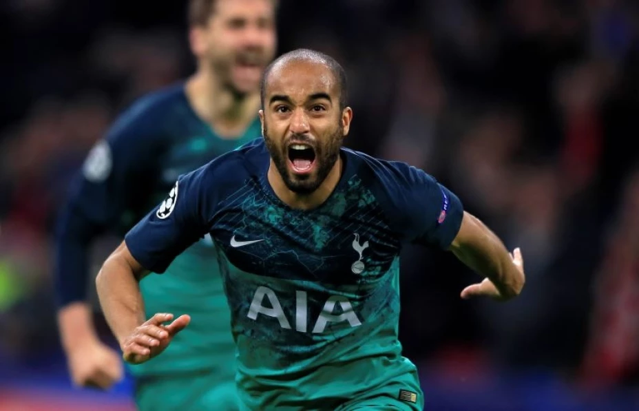 LUCAS MOURA