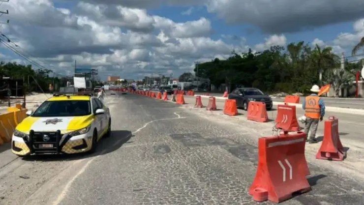 Tráfico por cierres viales en Cancún HOY 14 de octubre.jpg