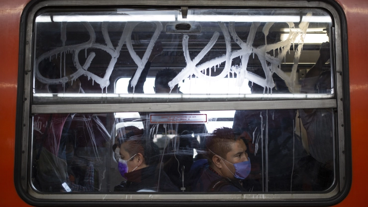 Metro CDMX: Cierran estación Zócalo por manifestantes