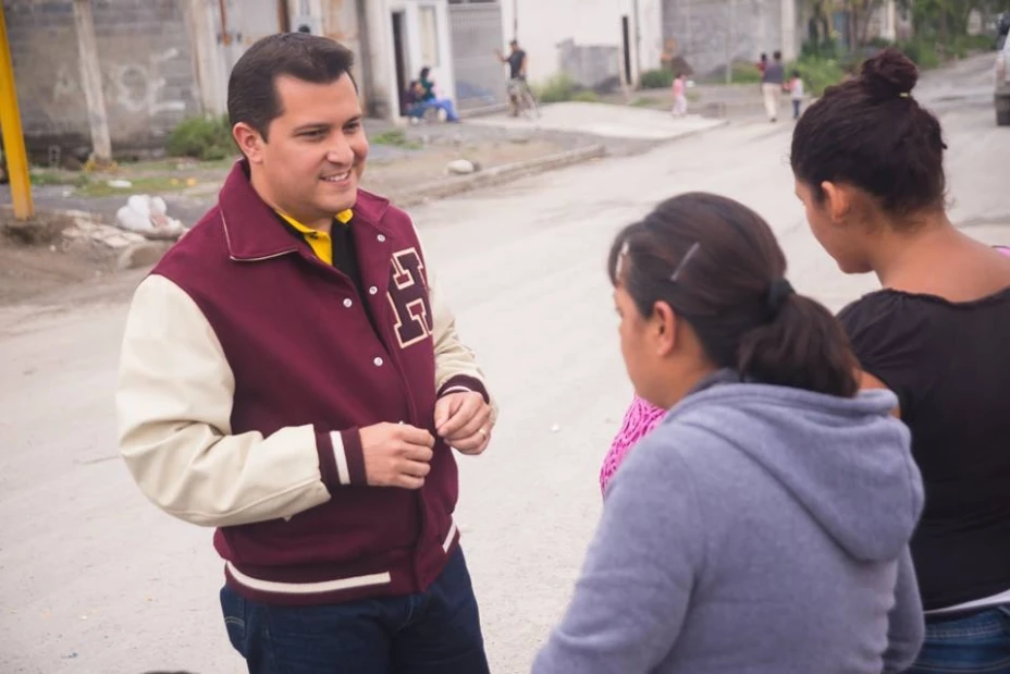 En un spot de campaña, el panista dice que es egresado de esa institución, lo que no dice es que pagó 8,000 dólares por un curso de 5 días.