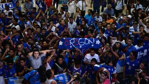Esto dice la psicología de la afición del Cruz Azul