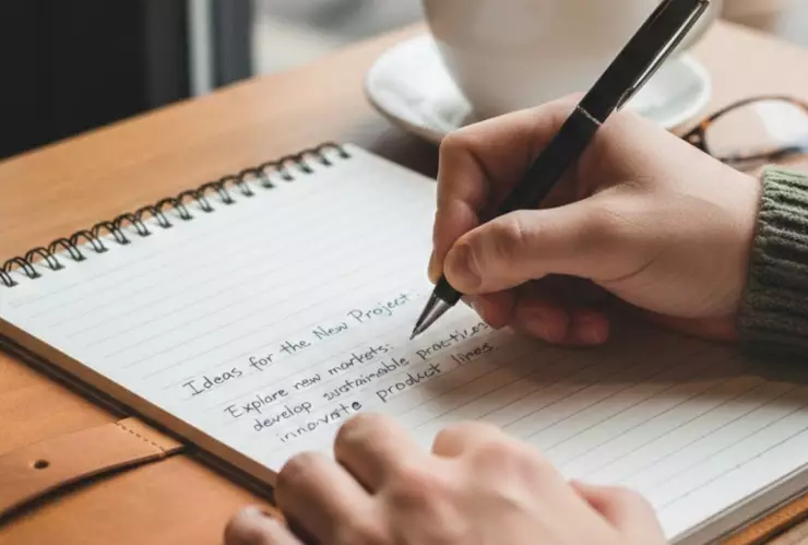 Ideas para escribir en tu diario y reflexionar: Usa este journaling prompt HOY, sábado 20 de diciembre de 2025