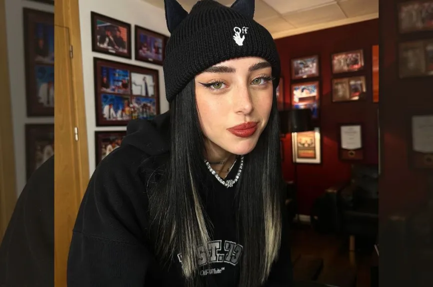 Nicki cabello largo.jpg