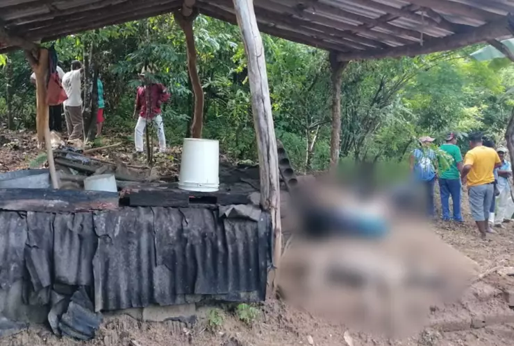 Un rayo mató a dos campesinos y a sus perritos mientras se encontraban cuidando sus cosechas en en la región de la Costa de Oaxaca.