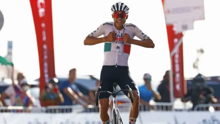 Isaac Del Toro se queda con el liderato de la Tirreno Adriático tras correr la Etapa 3