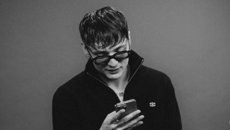 Peso-Pluma-estrena-nuevo-look-y-nueva-etapa-enciende-las-redes-sociales