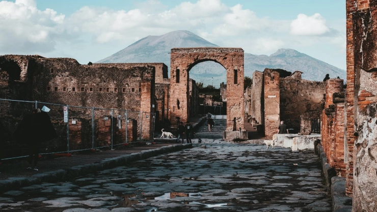Pompeya-Mujer-devuelve-piedras-robadas-por-miedo-a-la-maldición