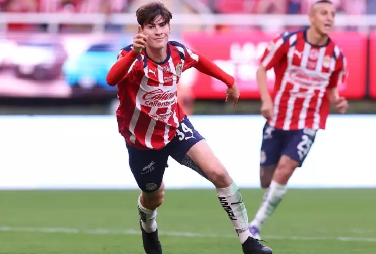 Hormiga González, futbolista de Chivas