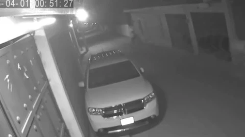 Cámara de seguridad captó el momento en que pasa el “caballo del diablo” en la madrugada